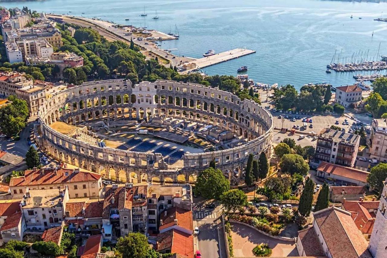 Luxury Apartment Sea Pula Exterior photo